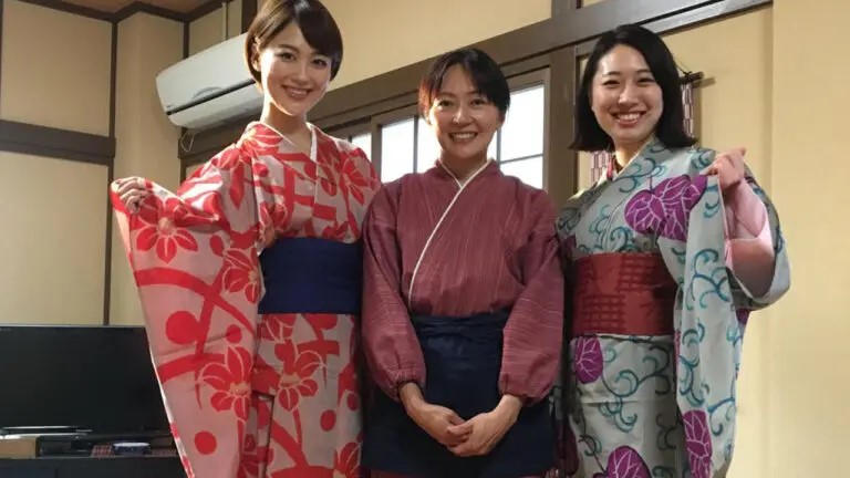 香り豊かな花のおもてなし　須崎旅館　着付け体験