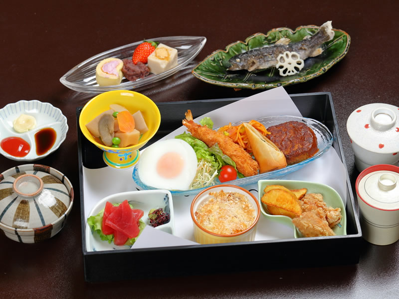 花のおもてなし 長生館　小学生向けご夕食箱膳