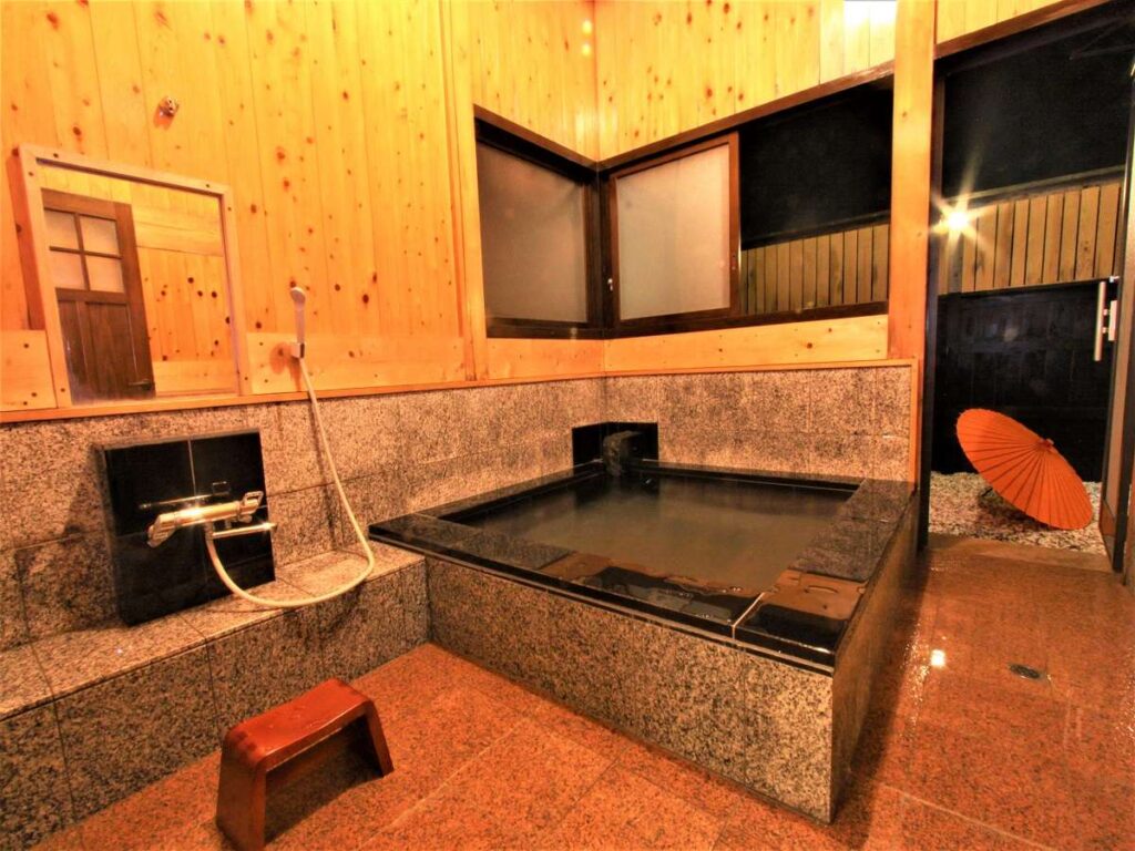 はなのや　本館特別室　内風呂