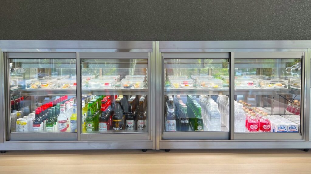 ラウンジ内ドリンクコーナー