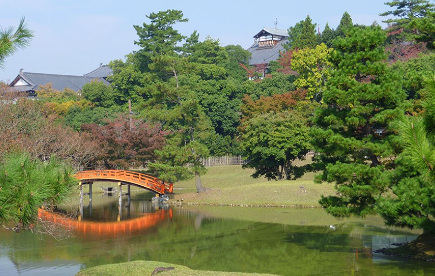 隣接する「旧大乗院庭園」