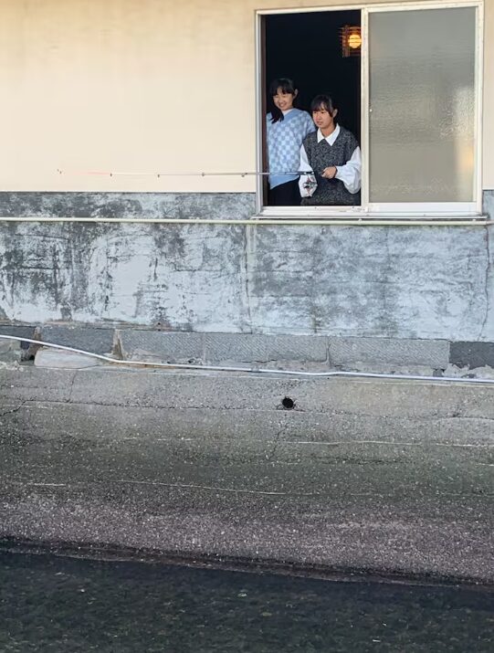 窓から釣りが楽しめる