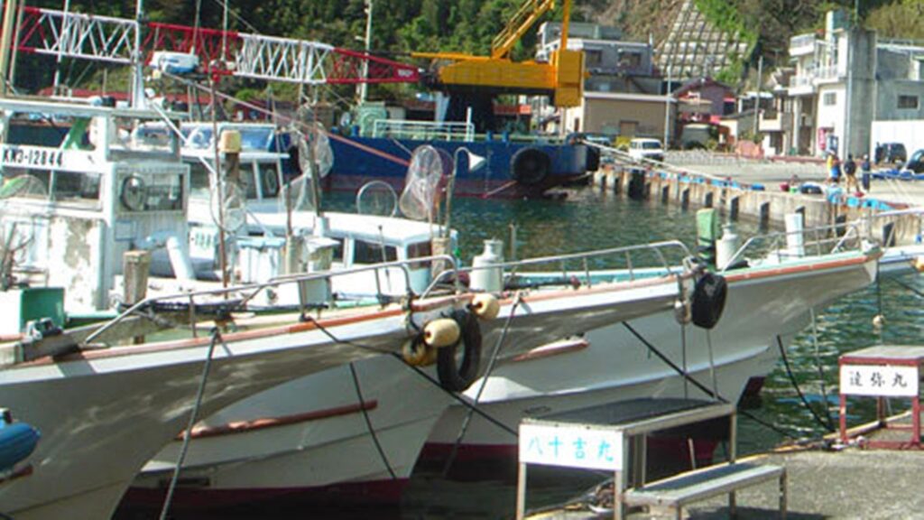 入船旅館　釣り船