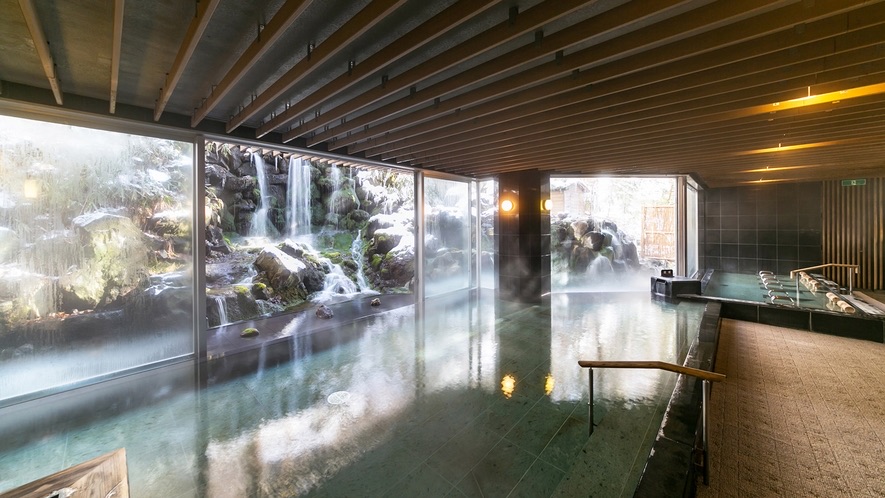 庭園大浴場　蓼科グランドホテル滝の湯