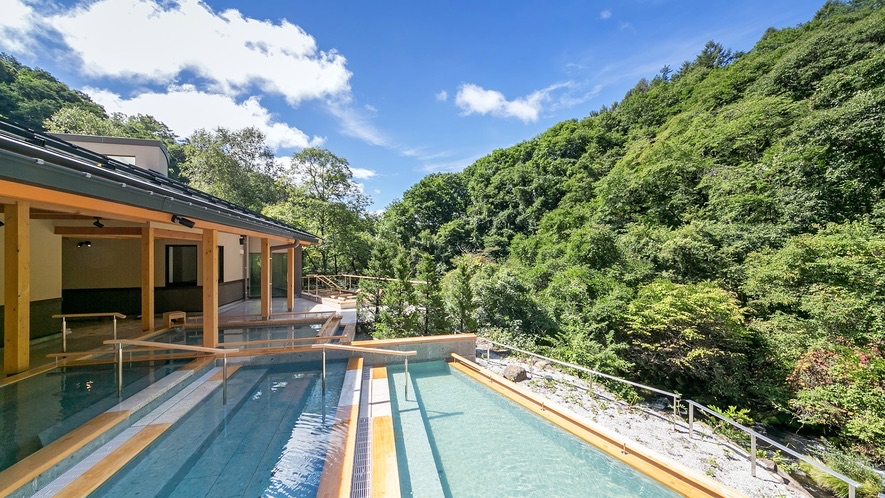 露天風呂　蓼科グランドホテル滝の湯