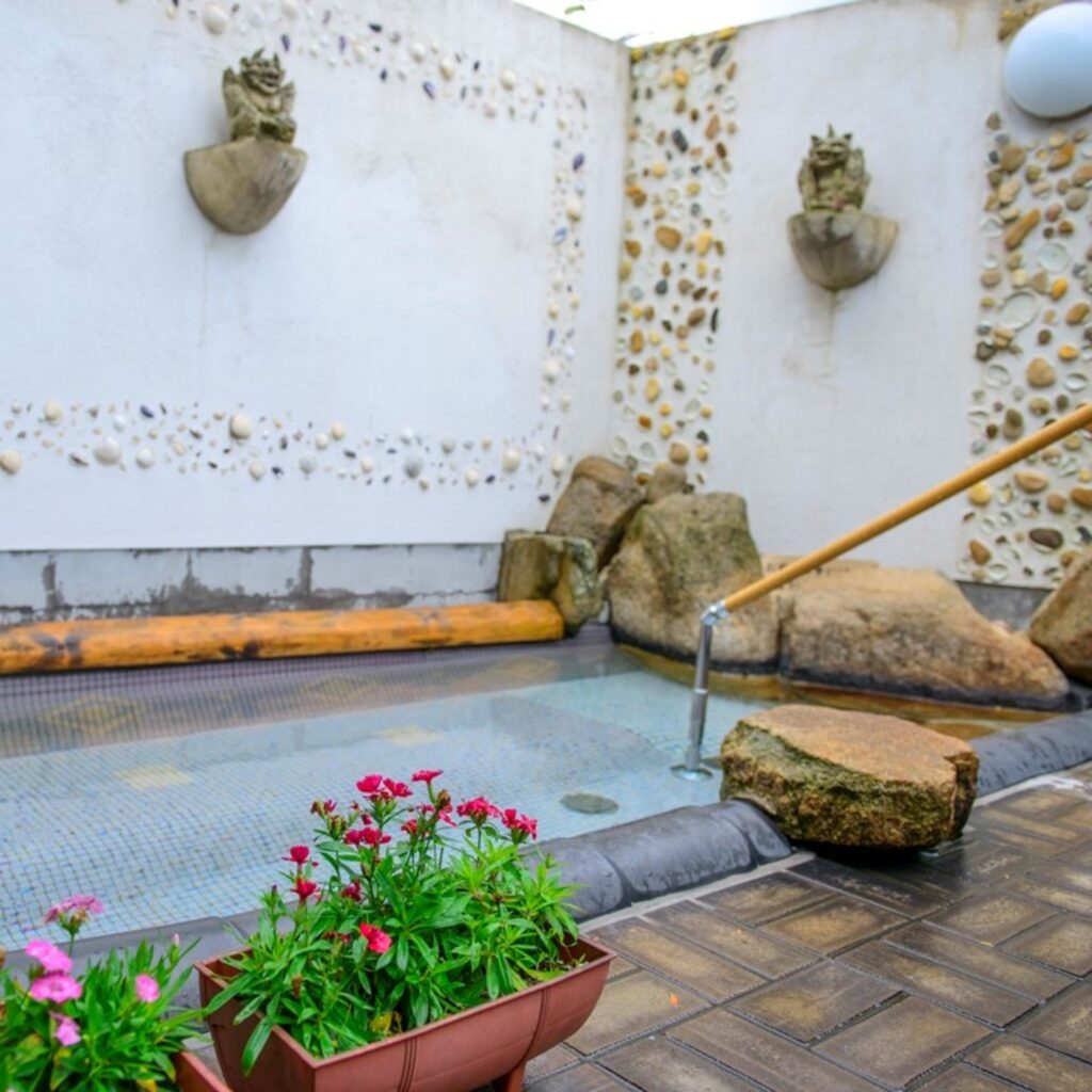 海辺のうまし宿 とト屋 露天風呂