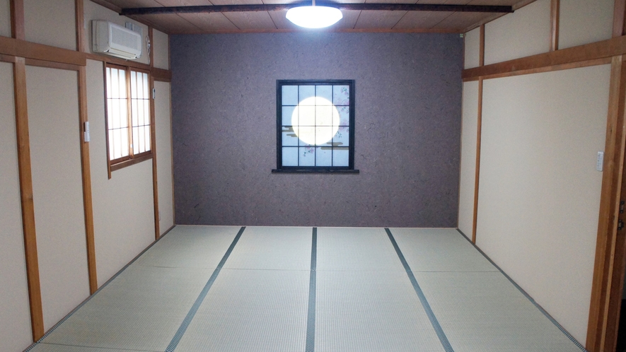 佐渡見亭　16畳の和室