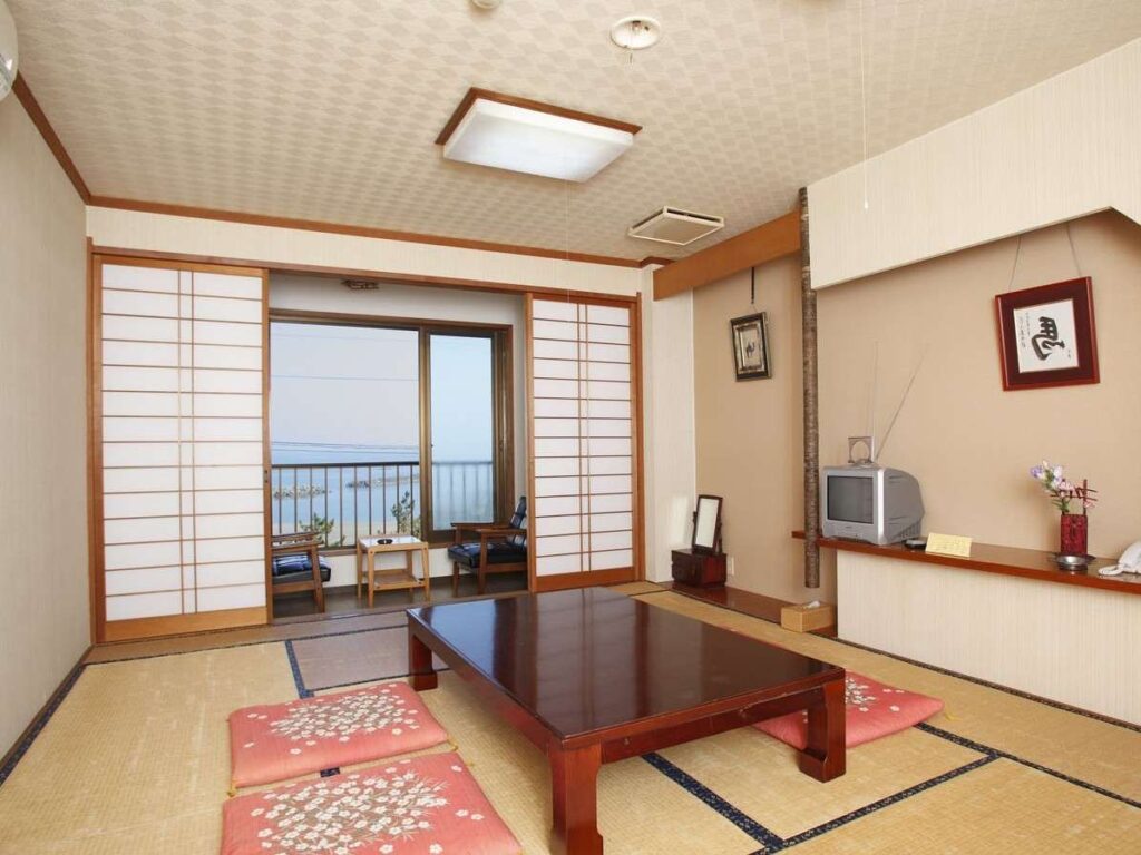 割烹旅館　大家　10畳の和室