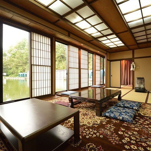 長者屋敷　ヘラブナ釣りのできる客室