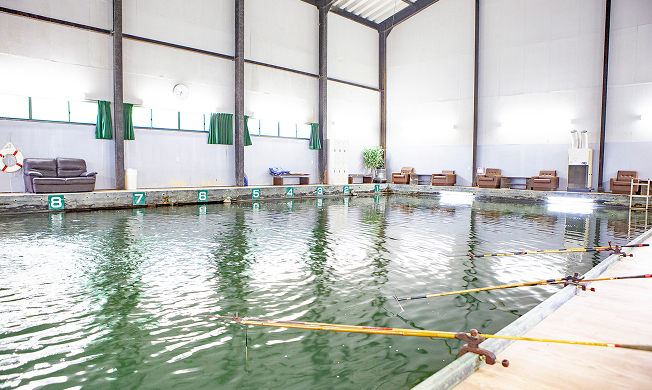 長者屋敷　屋内釣堀