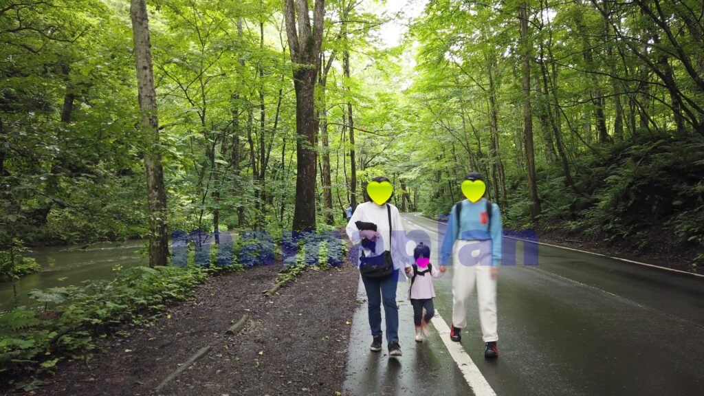 奥入瀬渓流を3世代で散策