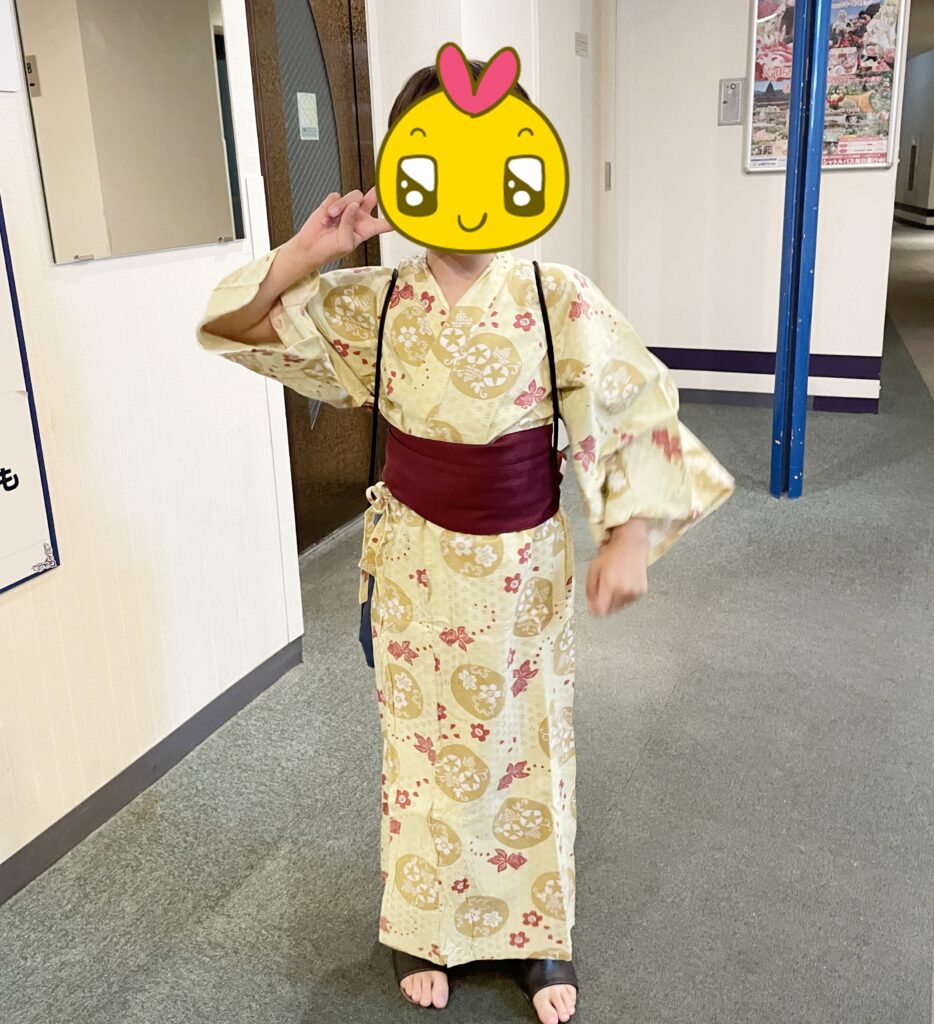 大江戸温泉物語で浴衣を着るわが子